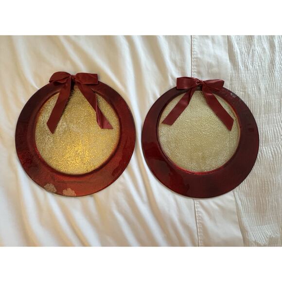 Lot of 2 Red Gold Charger Plates Holiday Bow Christmas Home Decor Glass Frosted - Picture 1 of 6